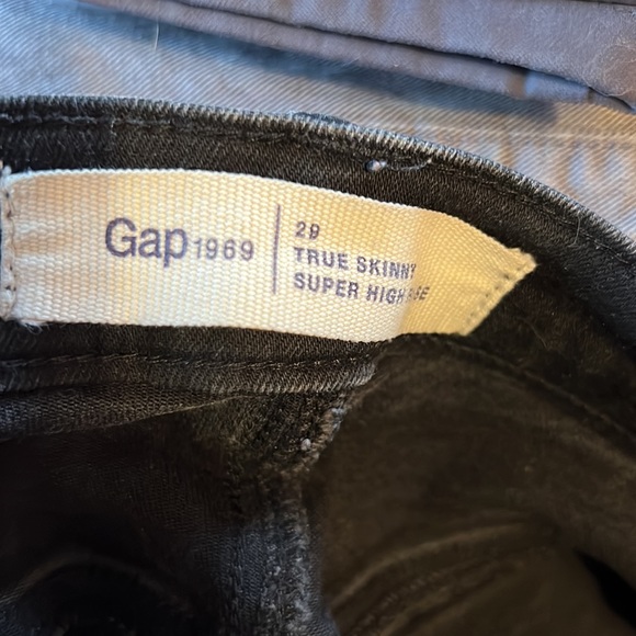 gap jeans - Picture 2 of 3
